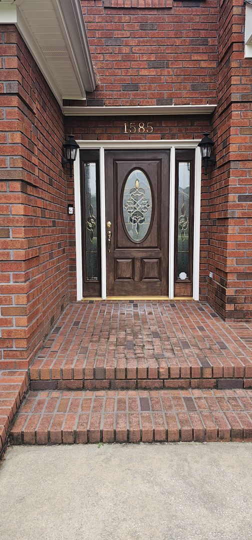 Photo - “Elegant 5-Bed Executive Home with Pool – ...