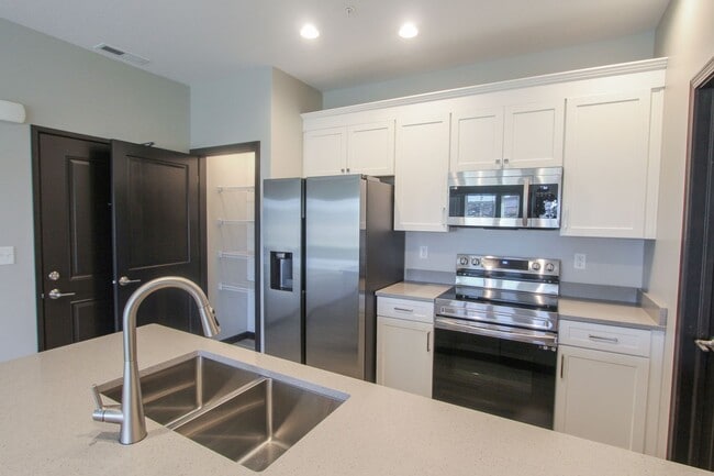 Photo - Fairway Place Apartments