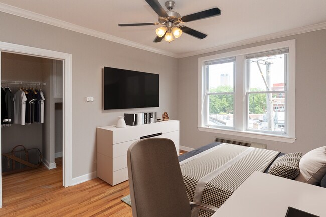 Photo - 828 W. Fullerton