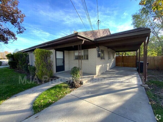 Building Photo - 4523 S 600 E Unit DUPLEX Rental