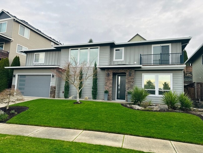 Building Photo - Gorgeous Custom Camas Home