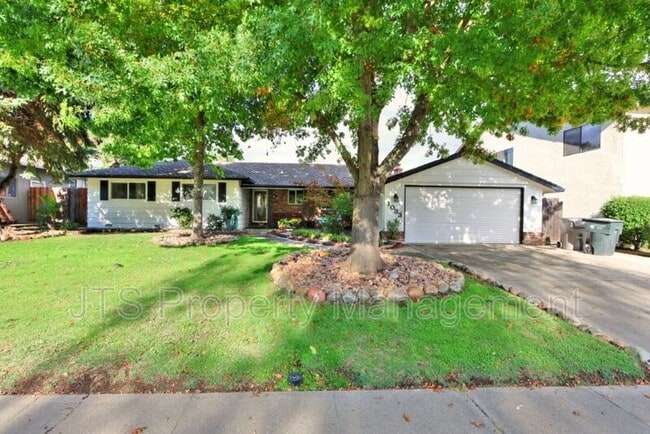 Building Photo - 1033 Woodshire Way