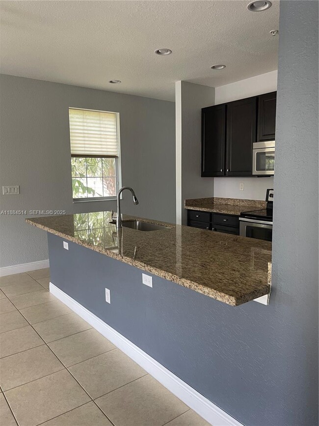 Photo - 974 SW 147th Ave