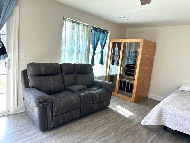 Photo - 8773 Elsing Green Dr