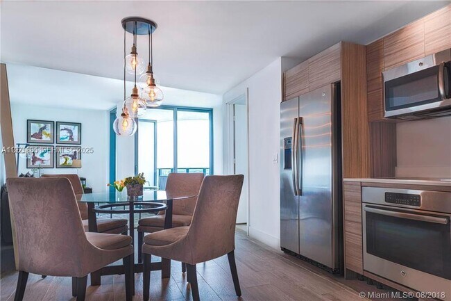 Building Photo - 121 NE 34th St Unit 1214