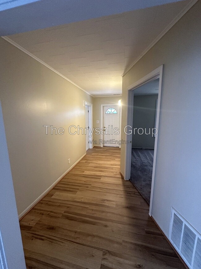 Photo - 229 Clark St