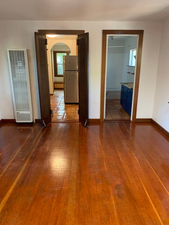 Building Photo - 18300 Clayton Ave Unit Clayton