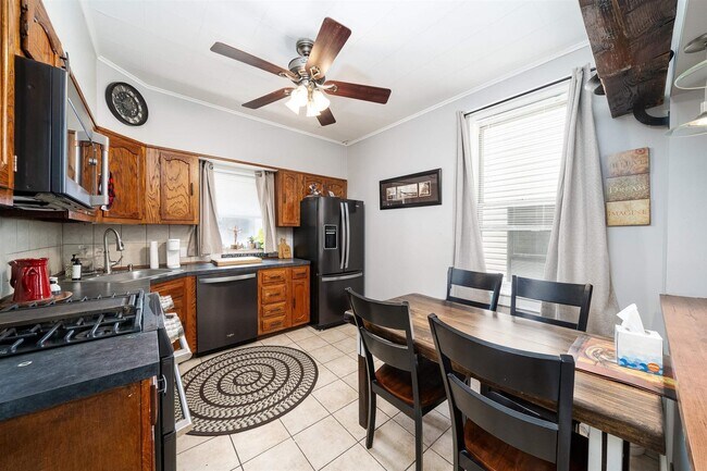 Photo - 27 Reservoir Ave Unidad 2