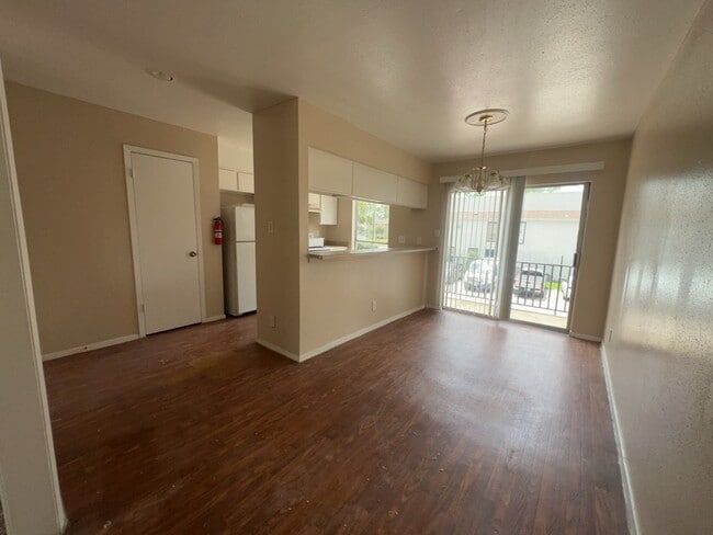 Building Photo - 6200 W Tidwell Rd Unit 2204