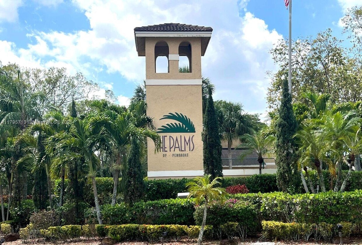 Photo - 9491 Palm Cir N (Pembroke Pines, FL)