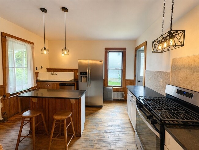 Photo - 54 W 5th St