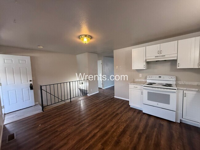 2318-2320 E Dalke Ave  Owner selling