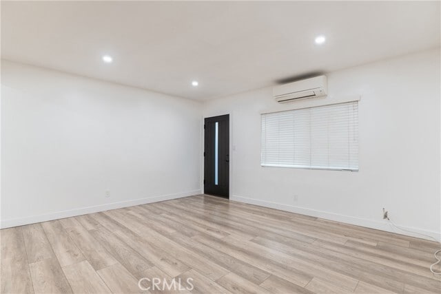 Building Photo - 7348 Florence Ave Unit 4