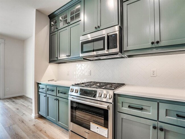 Photo - 628 Harbor Town Dr