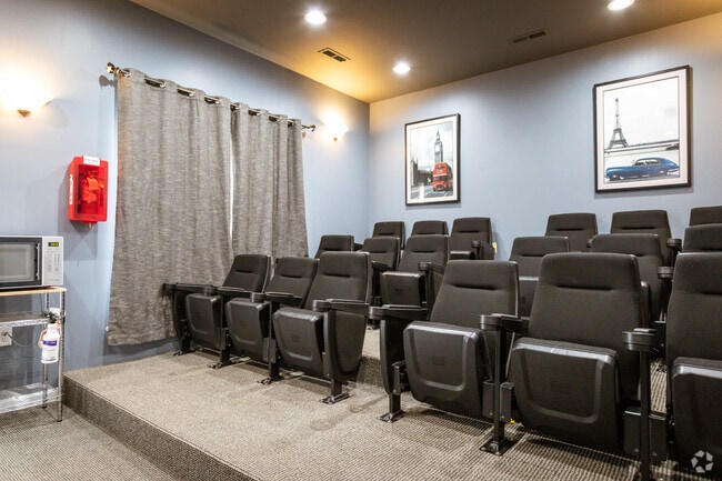 Sala de cine - Legacy Park Apartments