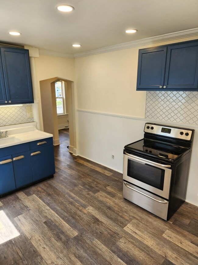 Building Photo - 40 Oak St Unit 40
