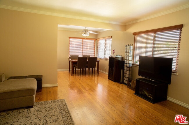 Photo - 5258 Thornburn St
