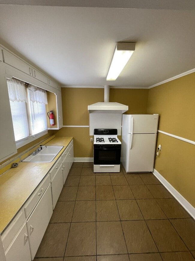 Photo - 609 Jefferson Blvd Unit B