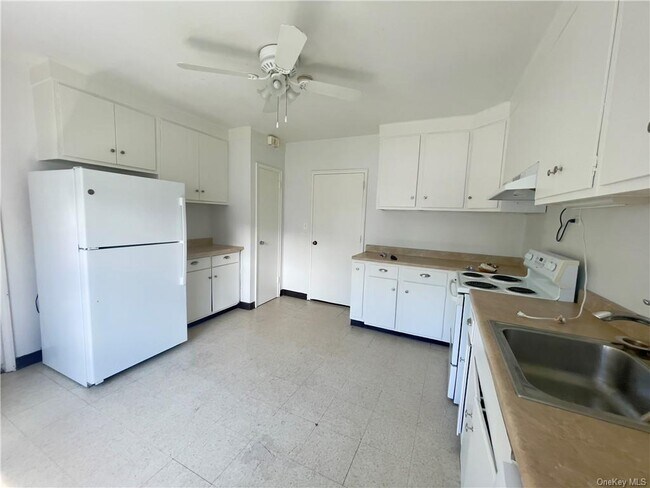 Photo - 4536 Albany Post Rd Unit 4526