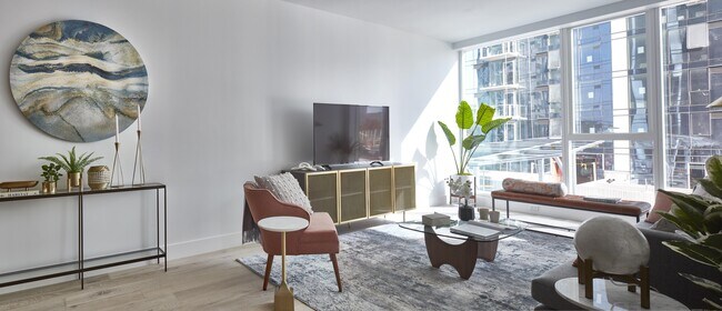 Photo - 188 West St. James Unidad 10401