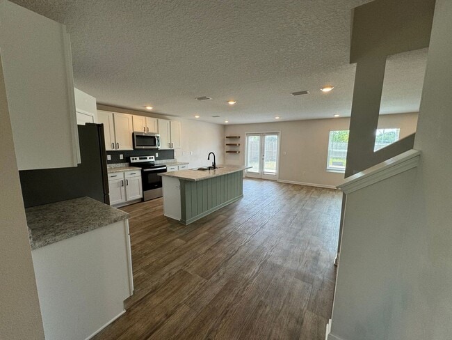 Photo - Pensacola/Beulah - Bridlewood - 5 bedroom, 3 bathroom w/ lawn care included