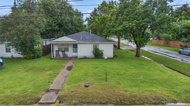 Photo - 815 Avenue G
