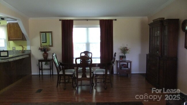 Photo - 11208 Harrisburg Rd