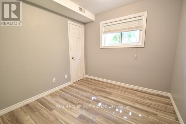 Photo - 65 Ottaway Ave Unité Lower