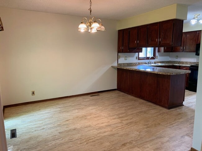 Photo - 3303 Eddy Ln