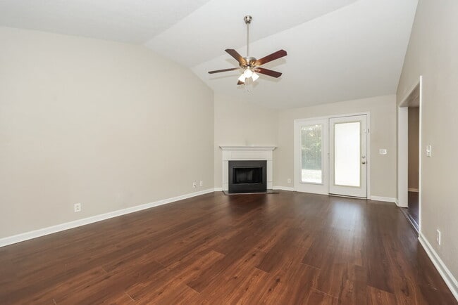 Photo - 845 Maricopa Dr