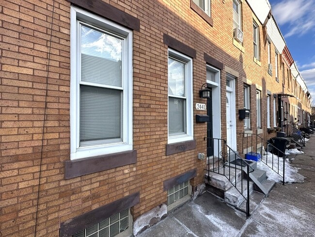 Photo - Gorgeous 2-Bedroom Townhome in the Heart of Olde Richmond! Available NOW!