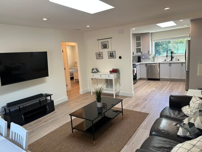 Photo - 323 Casa Loma Rd Unit A