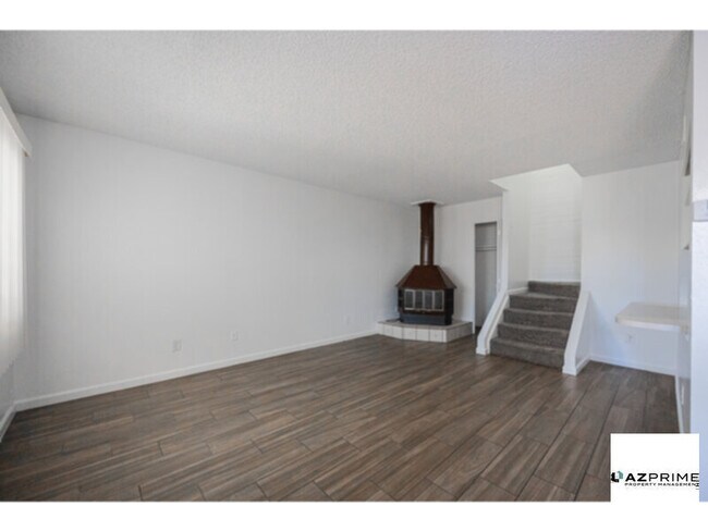 Photo - Stylish Townhouse Living in This Charming 2/1 tTownhouse in the Heart of Phoenix.