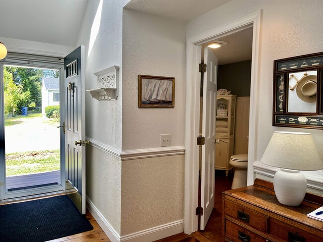 Photo - 15 Mill Pond Ln