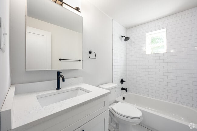 2BR, 1BA - 1,100SF - Primary Bathroom