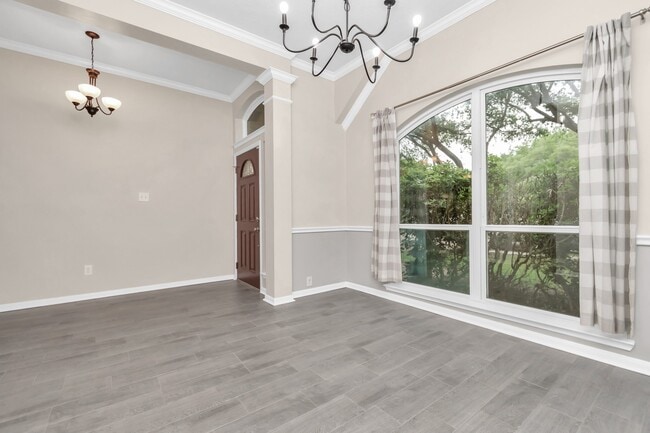 Photo - 1715 Parkview Ln