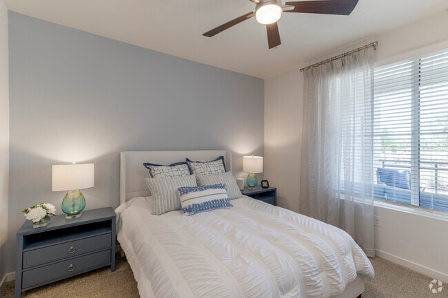 J1 Summit Flat Primary Bedroom
