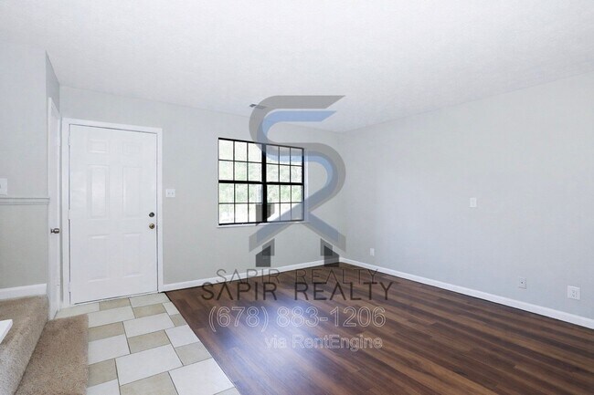 Photo - 320 Sprucewood Ct