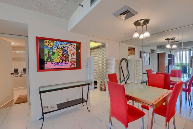 Photo - 7754 Lakeside Blvd Unidad 483