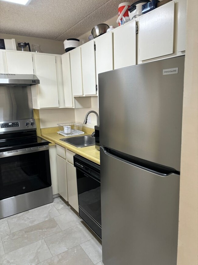 Photo - Available May 1, 2026 | Furnished 1 Bedroom, 1 bathroom and 1 assigned parking Unit 2609