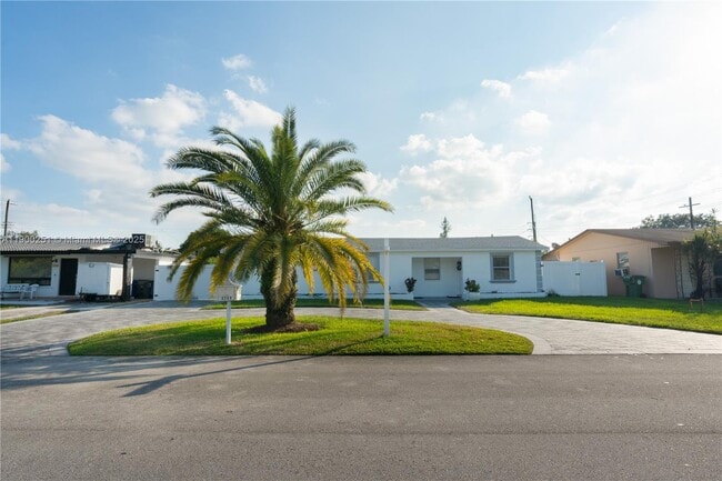 Photo - 6390 Plunkett St