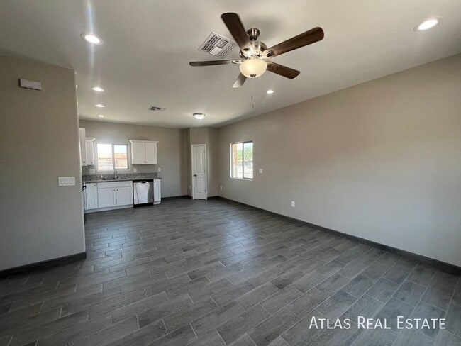 Photo - 808 E 35th St Unidad 1