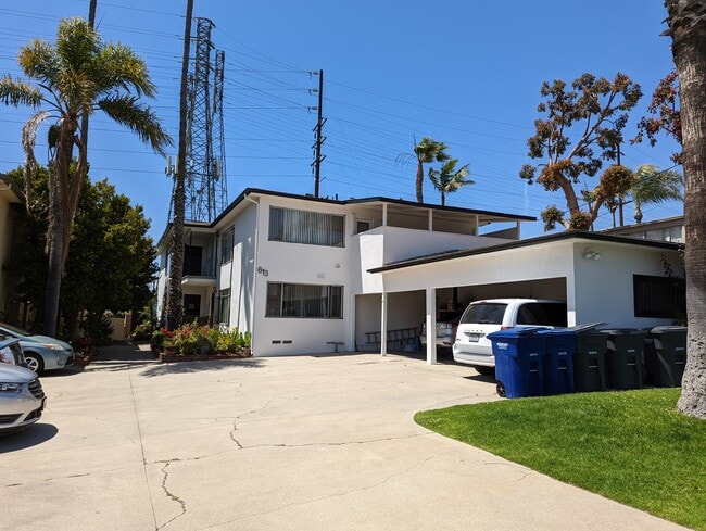 Building Photo - 613 Illinois Ct Unit 2