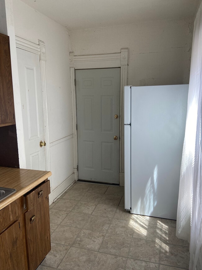 Photo - 19 N Bassett St