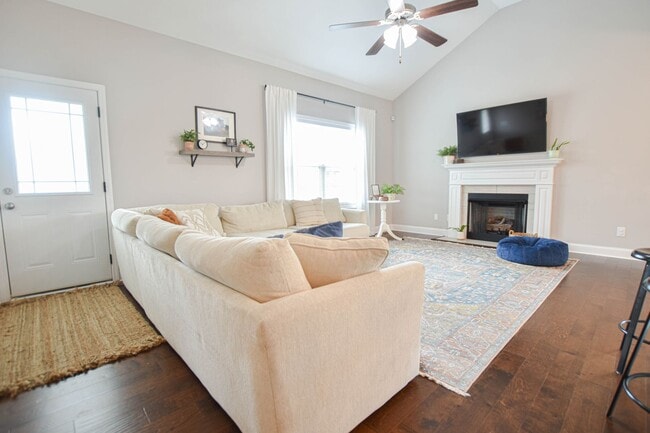 Photo - Pet Friendly Three Bedroom!