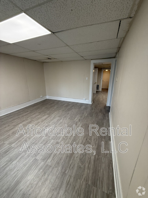 Building Photo - 2338 W Becher St Unit Lower Rear Rental