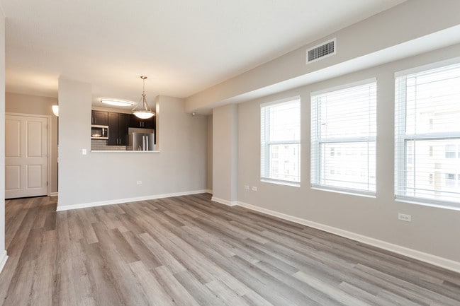 Photo - AMLI at Seven Bridges