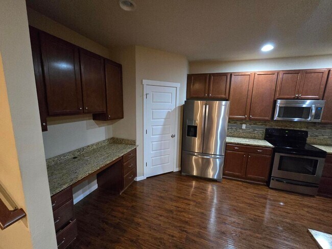 Photo - 4 Bedroom, 3 Bathroom House!