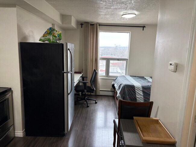 Photo - Bachelor-570 King St W Unité Bachelor 003