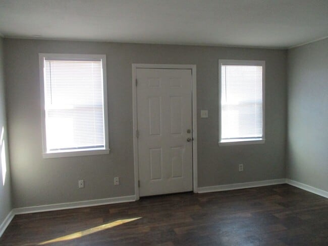 Photo - Charming two bedroom one bath duplex that ...